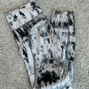 Lululemon leggings size 6